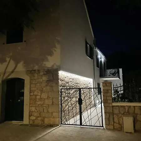 Tisno Central Apartments Apartment
