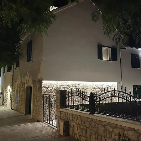 Tisno Central Apartments Tisno