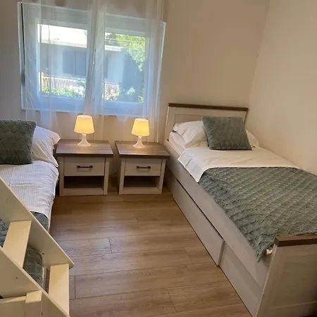 Апартаменты Tisno Central Apartments Тисно