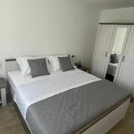 Tisno Central Apartments Appartamento *