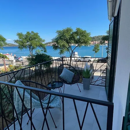 Tisno Central Apartments Apartman *