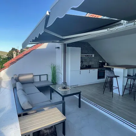 Tisno Central Apartments * Tisno
