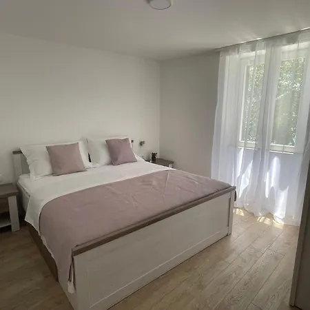 Tisno Central Apartments Appartamento