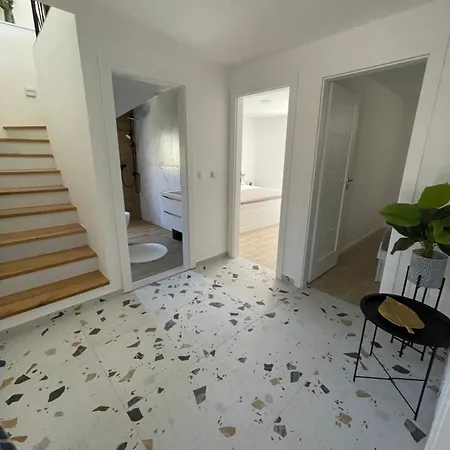 Tisno Central Apartments Appartamento *