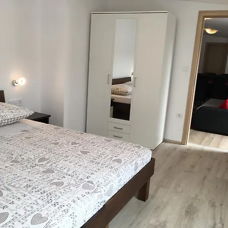 Tisno Central Apartments * Tisno