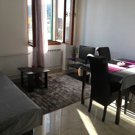 Tisno Central Apartments Apartman