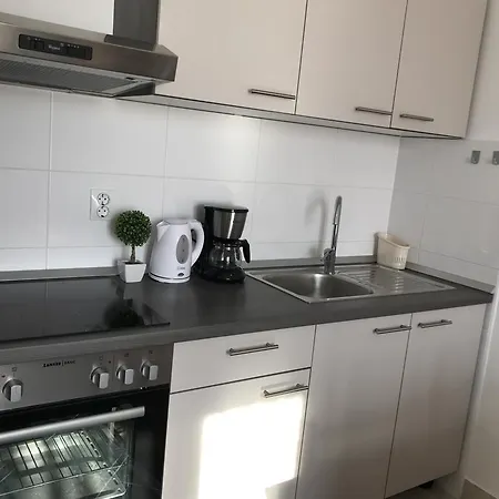 Tisno Central Apartments Appartamento