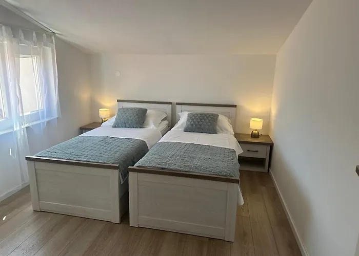 Apartment Tisno Central Apartments