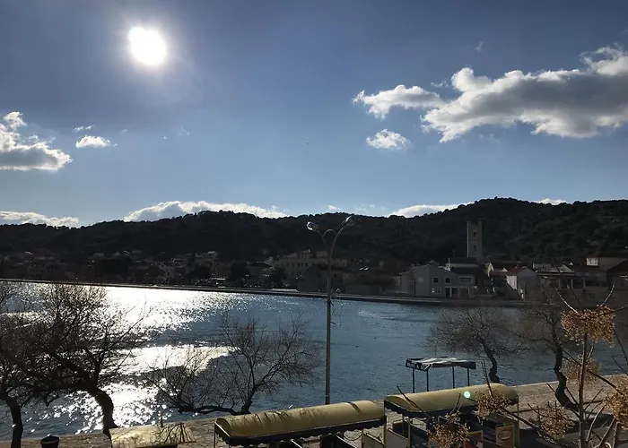 Tisno Central Apartments * Tisno